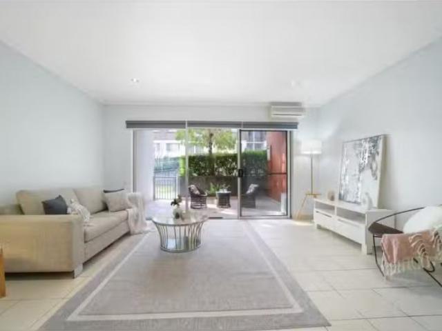 Deal! 2 BR 6/28 Marlborough Road, Homebush West Apartment for.