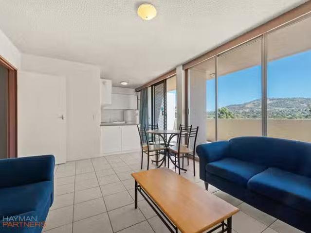 Just in! 2 BR 66/4 Wilkins Street, Mawson, ACT 2607