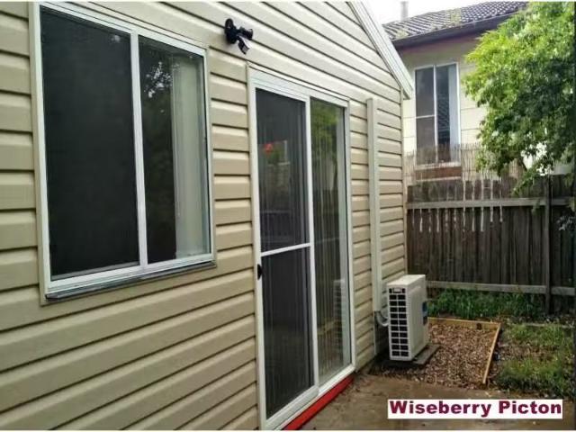 Nice 2 BR 6a Moonah place, Macquarie Fields House for rent Li.