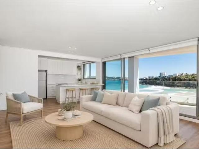 Cheap 2 BR 7/73 Evans Street, Freshwater Apartment for rent L.