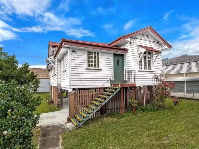 Cheap 2 BR 79 Campbell Terrace, ALDERLEY, QLD 4051 House for.