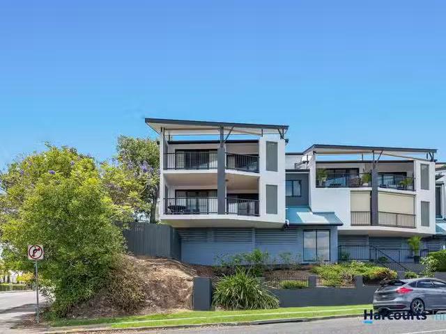 Cozy 2 BR 8/16 Norman Crescent, NORMAN PARK, QLD 4170 House.