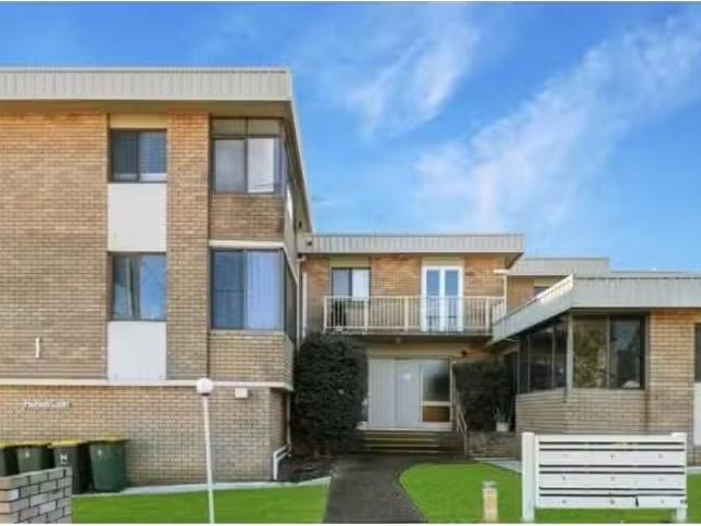 New 2 BR 8/1 Harvard Close, Jesmond Apartment for rent Listed.