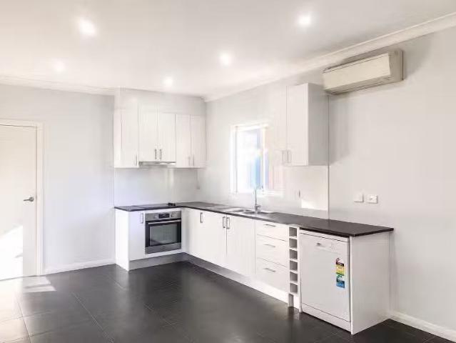 Unique 2 BR 82A Thunderbolt Drive, Raby Townhouse for rent Li.