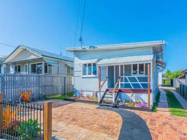 Deal! 2 BR 8A Hale Street, Margate, QLD 4019