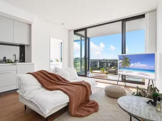 Cheap 2 BR 906/9 Albany Street, St Leonards, NSW 2065