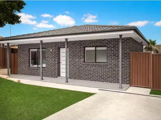 Deal! 2 BR 91A Monfarville Street, ST MARYS House for rent Li.