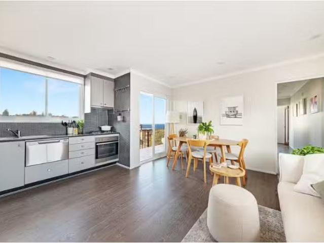 Unique 2 BR 9/338 Military Road, Vaucluse Apartment for rent.
