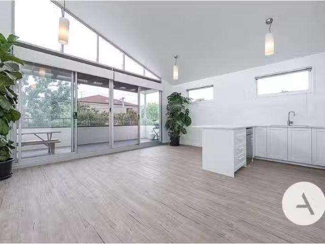 For Rent! 2 BR 9/62 Torrens Street, Braddon Apartment for rent.