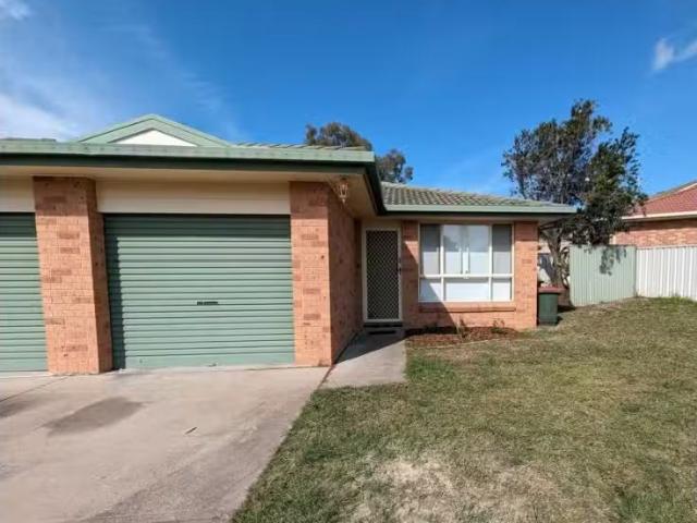 Unique 2 BR 1/3 Eurabbie Avenue, MUSWELLBROOK Townhouse for re.