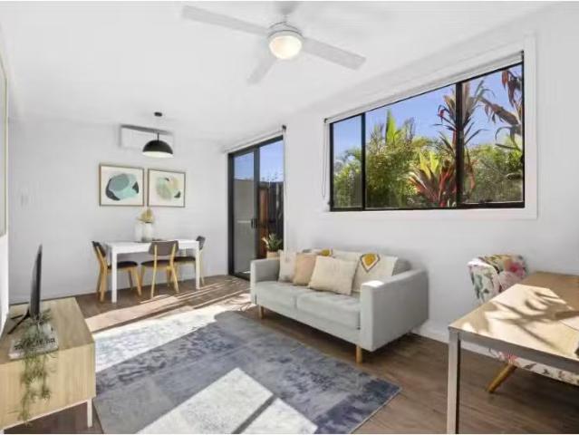 For Rent! 2 BR 13A Sydney Road, Warriewood House for rent Lis.