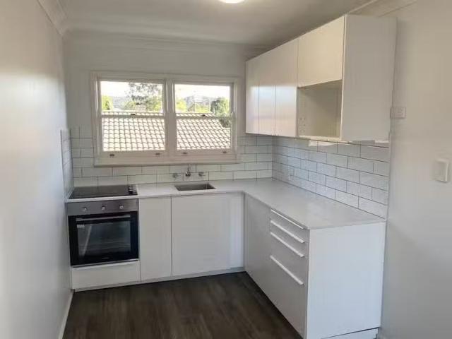 Unique 2 BR 1/174 Railway Street, Woy Woy Apartment for rent.