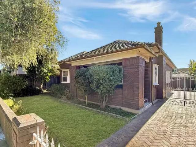 For Rent! 2 BR 11 Ilfracombe Avenue, BURWOOD House for rent L.