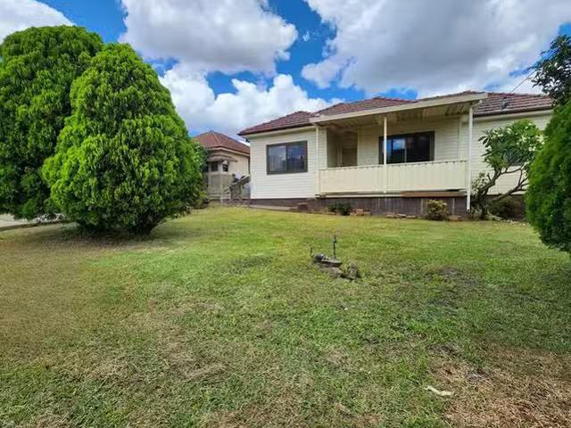 Cozy 2 BR 11 Mildred Street, Wentworthville, NSW 2145
