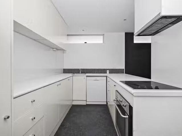 Cheap 2 BR 11 Moore Street, South Yarra, VIC 3141