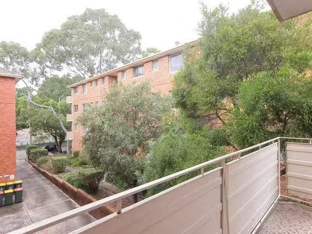 Cheap 2 BR 12/15 Cambridge Street, Penshurst, NSW 2222