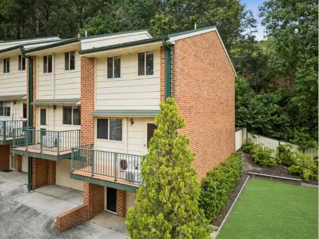 Just in! 2 BR 12/179 Gertrude Street, Gosford Apartment for re.