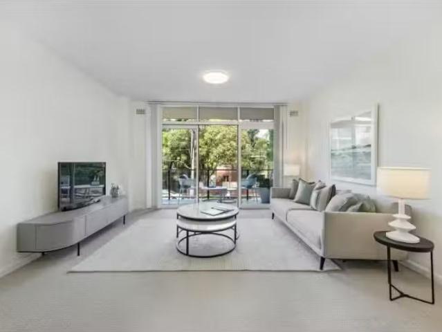 Cheap 2 BR 12/27 Rangers Road, Cremorne Apartment for rent Li.