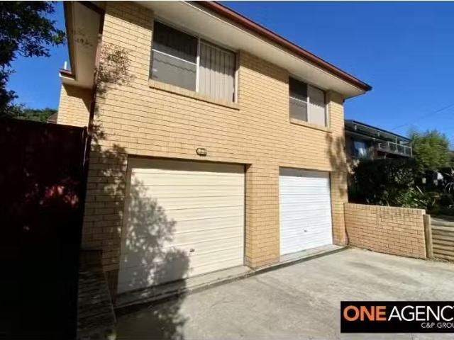 Unique 2 BR 1/230 St Johns Road, BRADBURY Townhouse for rent.