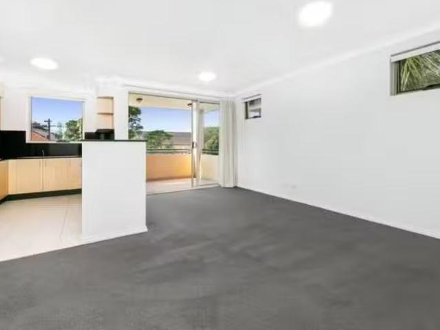 Cheap 2 BR 12/65 Carrington Road, Waverley, NSW 2024