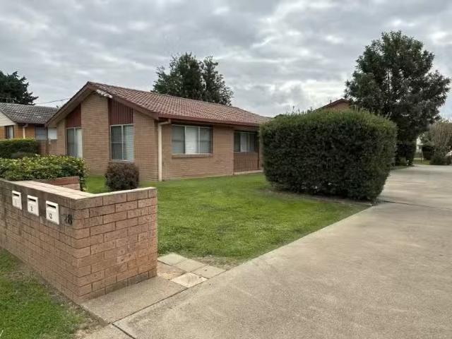 Cozy 2 BR 1/26 28 Lydia Street, TAMWORTH Apartment for rent L.