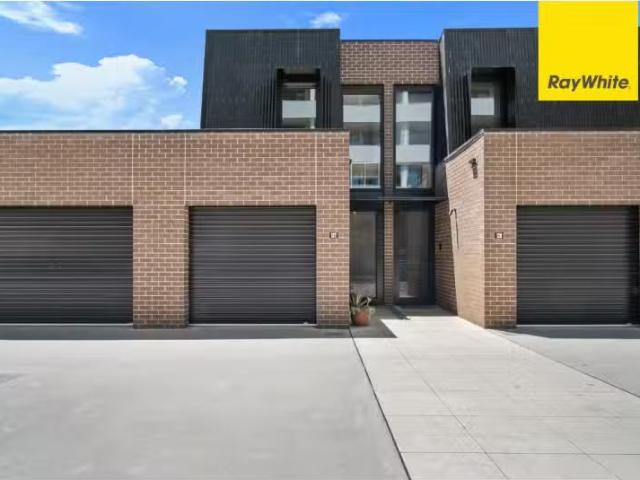 Rental! 2 BR 127/2 Mc Michael Terrace, DENMAN PROSPECT Townhou.