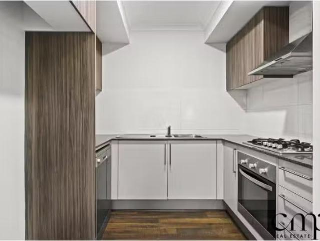 Charming 2 BR 12A Hooper Road, EDMONDSON PARK House for rent.