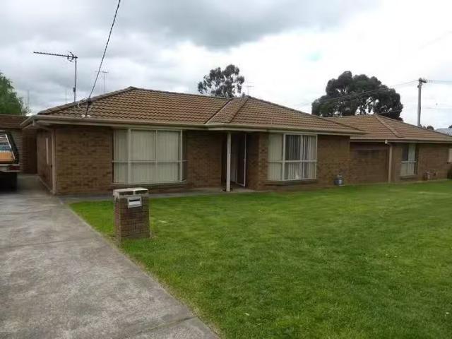 Nice 2 BR 1/312 Kinnersley Avenue, Canadian, VIC 3350