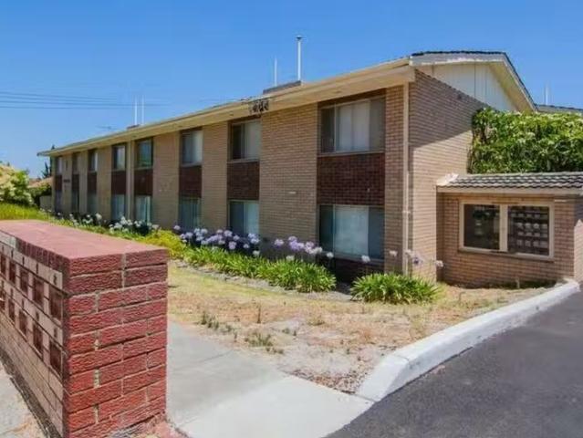 Cozy 2 BR 13/39 Delphine Avenue, Dianella, WA 6059