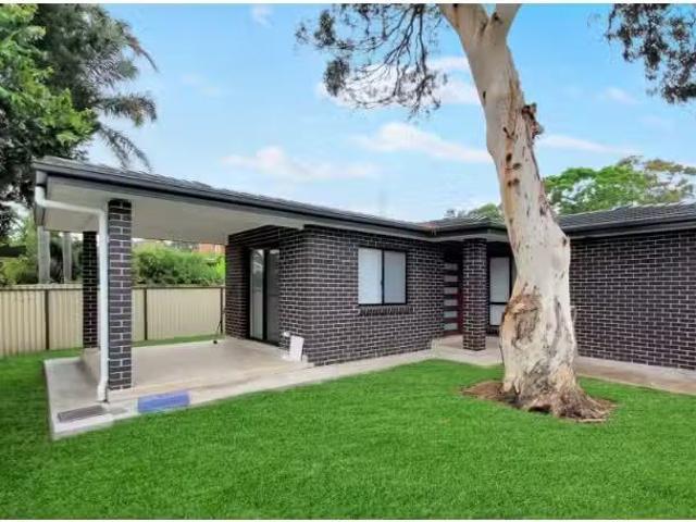 Deal! 2 BR 139A Griffiths Avenue, Bankstown House for rent Li.