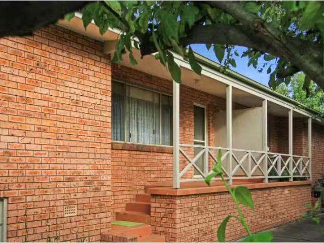 Just in! 2 BR 1/5 Thowra Close, Berridale Apartment for rent.