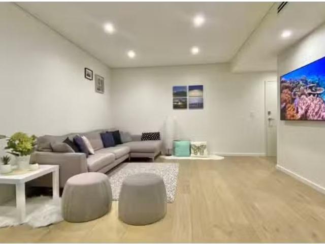 Unique 2 BR 16/90 Tennyson Road, MORTLAKE Apartment for rent.