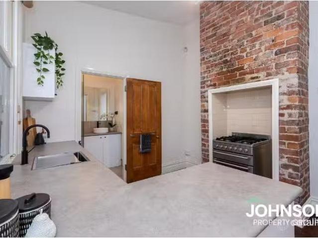 Deal! 2 BR 174 Carr Place, LEEDERVILLE House for rent Listed.