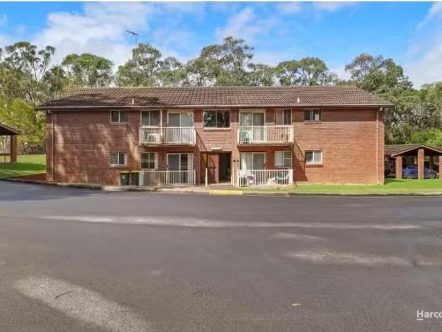 Cozy 2 BR 17/57 Jacaranda Avenue, Bradbury Apartment for rent.