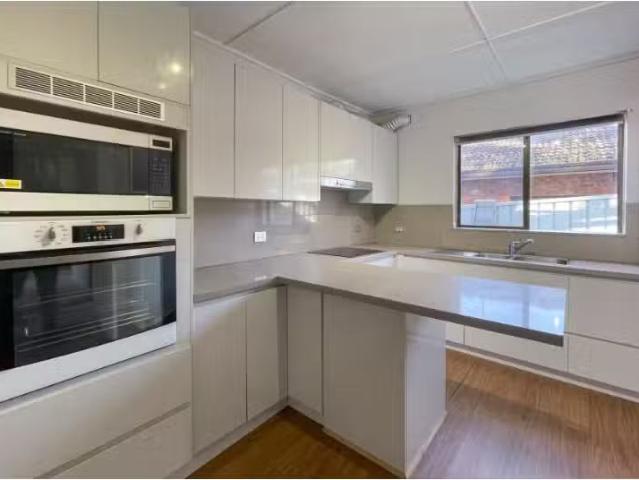 Unique 2 BR 1/88 Bridge Street, Coniston Apartment for rent L.