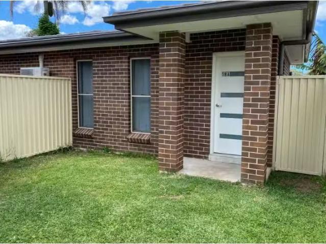 Unique 2 BR 18A Hyacinth Avenue, Macquarie Fields Apartment fo.