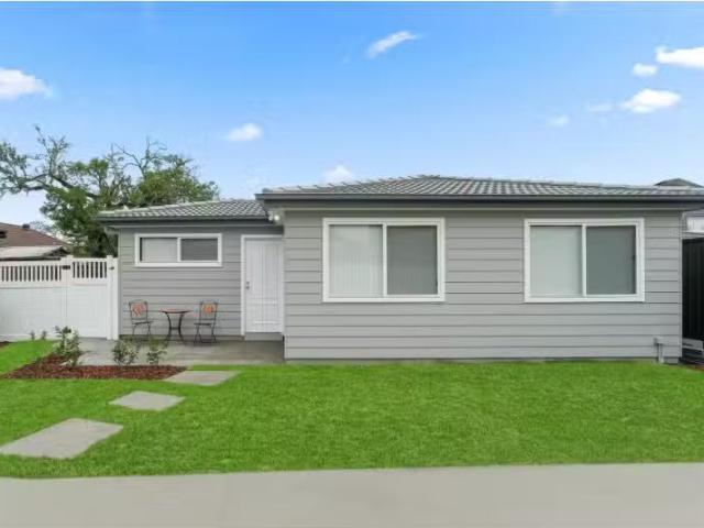 Nice 2 BR 19A Burlington Street, Northmead House for rent Lis.