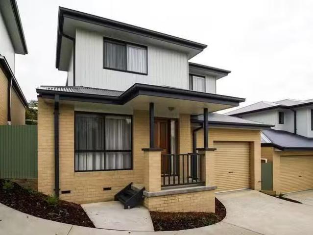 Charming 2 BR 1 Paz Mews, Mooroolbark, VIC 3138