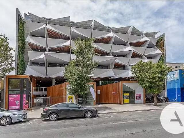 Nice 2 BR 208/32 Mort St, Braddon Apartment for rent Listed b.