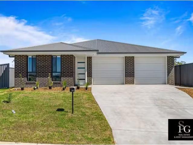 Unique 2 BR 2/1 Kentwood Street, Thornton Townhouse for rent.
