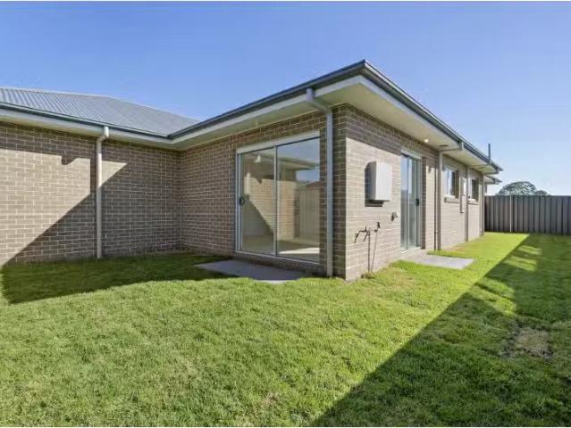 Rental! 2 BR 2/20 Flourish Way, Bellbird Townhouse for rent L.