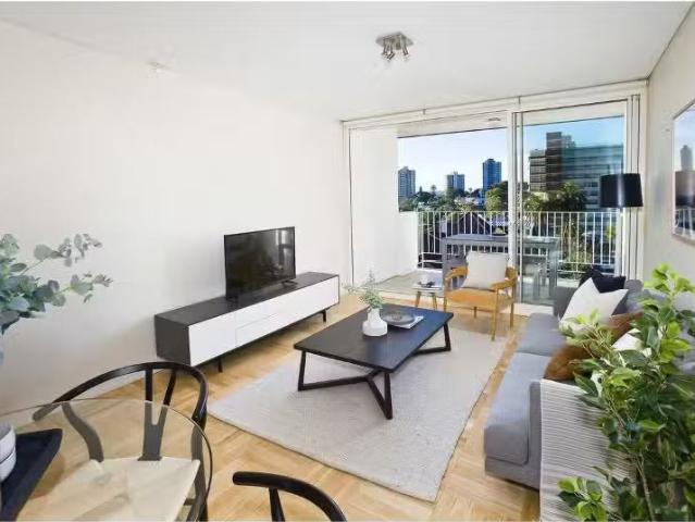 Nice 2 BR 2/2 Annandale Street, Darling Point Apartment for re.