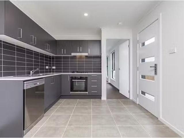 Charming 2 BR 2/31 Avocet Street, Aberglasslyn Townhouse for r.