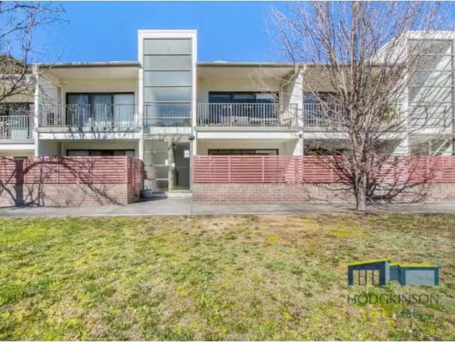 Just in! 2 BR 23/39 Jerrabomberra Avenue, NARRABUNDAH Townhous.