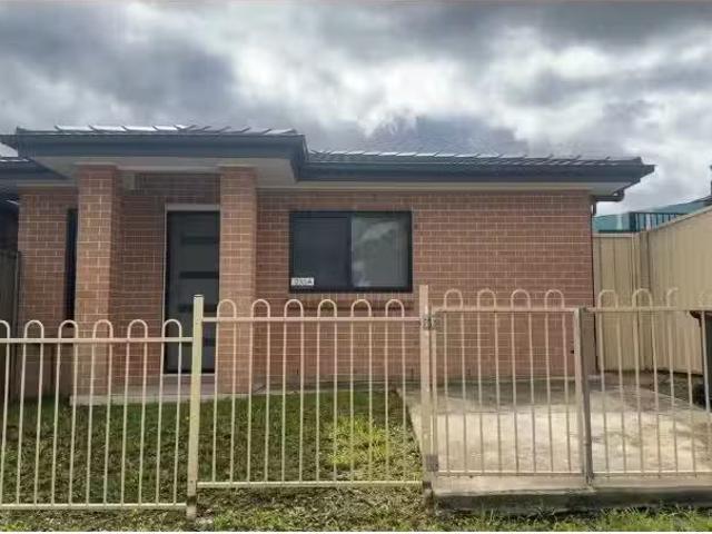 Just in! 2 BR 235a Copperfield Drive, Rosemeadow Apartment for.