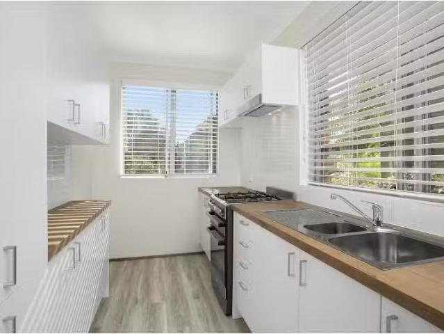Rental! 2 BR 2/7 Richmond Avenue, Dee Why Apartment for rent.