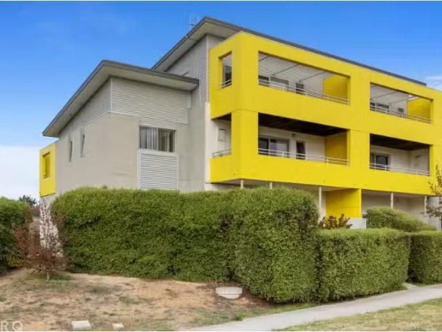 Deal! 2 BR 24/17 Wimmera Street, Harrison Apartment for rent.