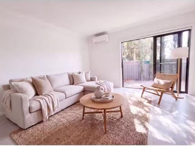 Charming 2 BR 25a Pyramid Avenue, Padstow House for rent List.