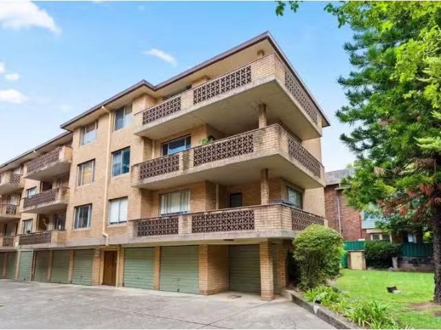 New 2 BR 27/524 528 New Canterbury Road, Dulwich Hill Apartmen.
