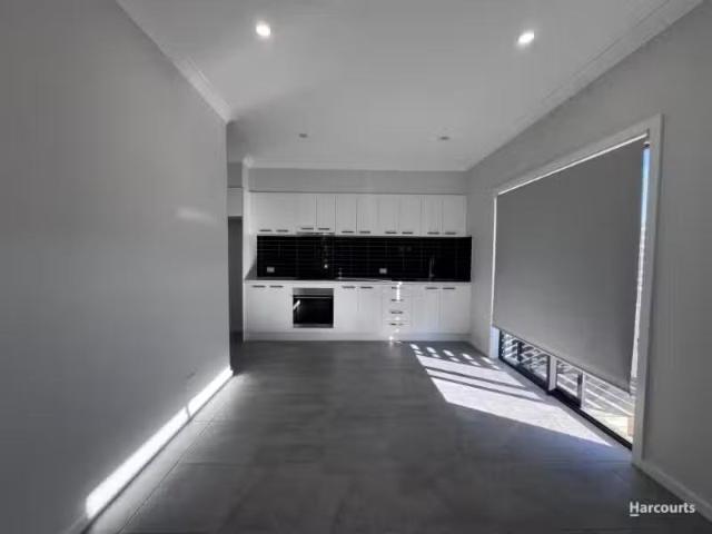 Just in! 2 BR 28A Strathmore Lane, Tahmoor House for rent Lis.